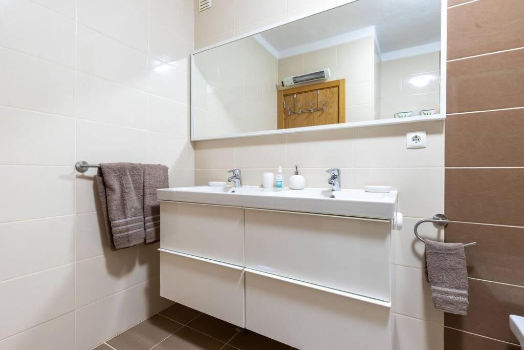 Lovely One Bedroom Apartment In Alvor Exterior foto